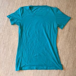 Lululemon tee shirt